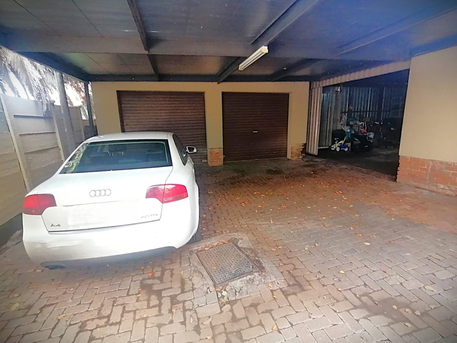 5 Bedroom Property for Sale in Fichardt Park Free State